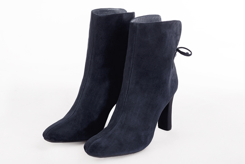 Navy blue women's ankle boots with laces at the back. Round toe. High kitten heels. Front view - Florence KOOIJMAN